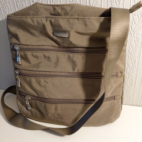 Baggallini Olive Crossbody Bag 11x11 - Picture 4 of 15